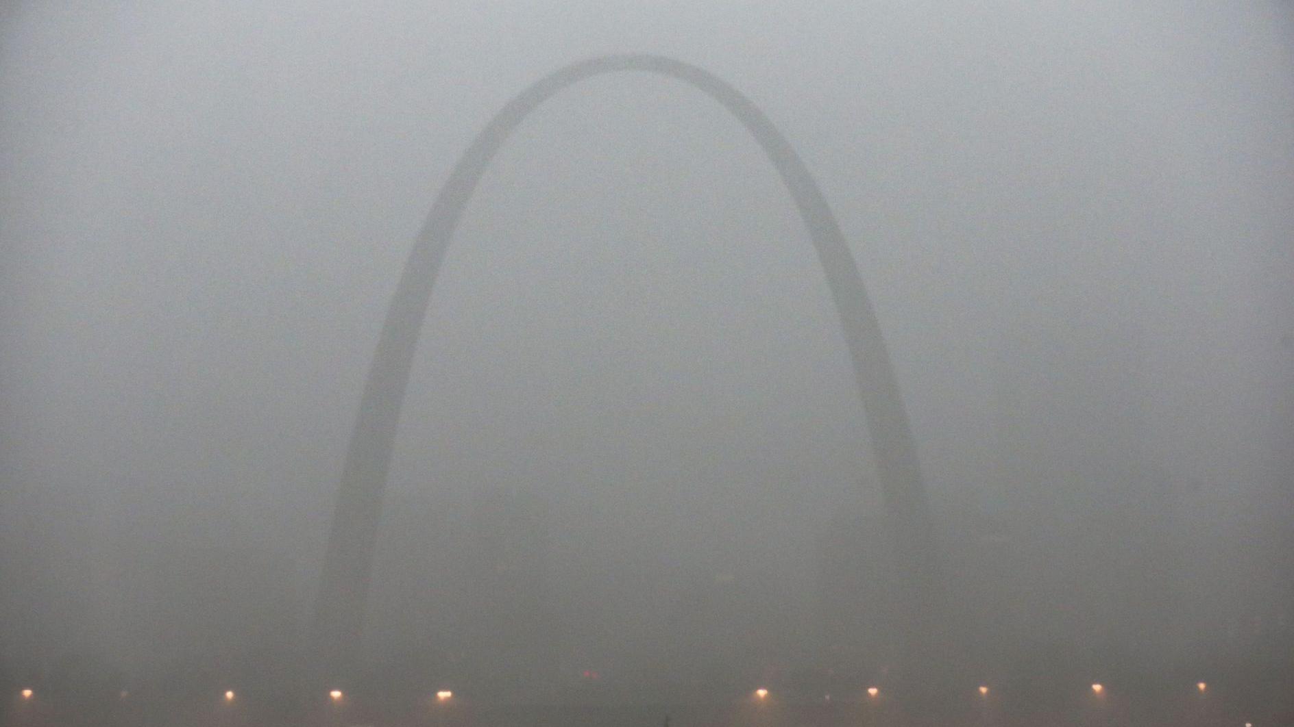 Tornadoes, scattered thunderstorms, strong winds possible in St. Louis on Friday
